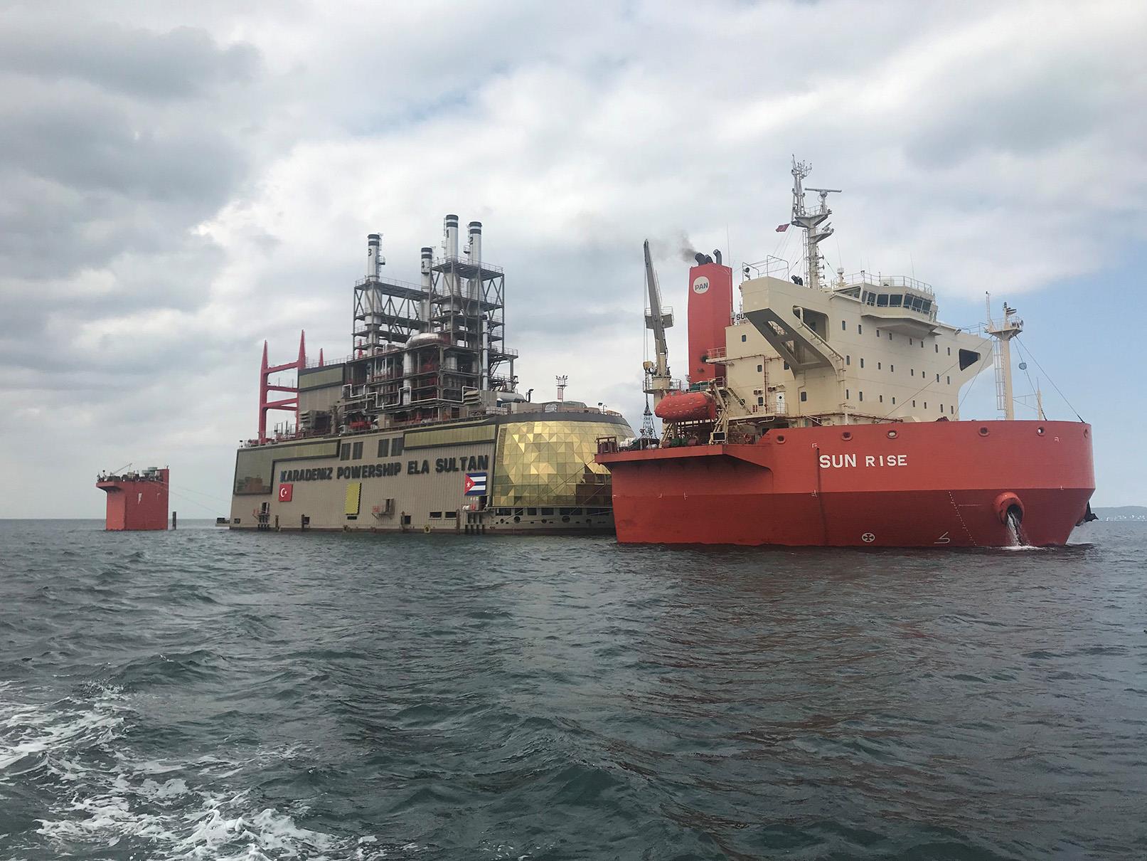 SUN RISE 載荷重量 24,629t | Crane Vessels